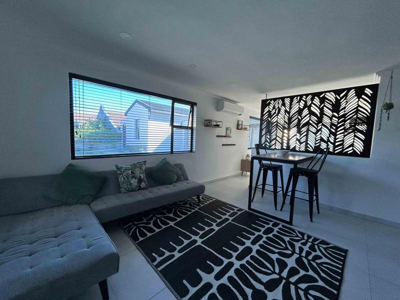To Let 1 Bedroom Property for Rent in Bloubergstrand Western Cape